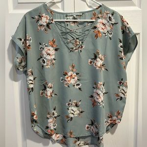 Shirt Sleeve Flower Shirt by Sweet Rain Size Large